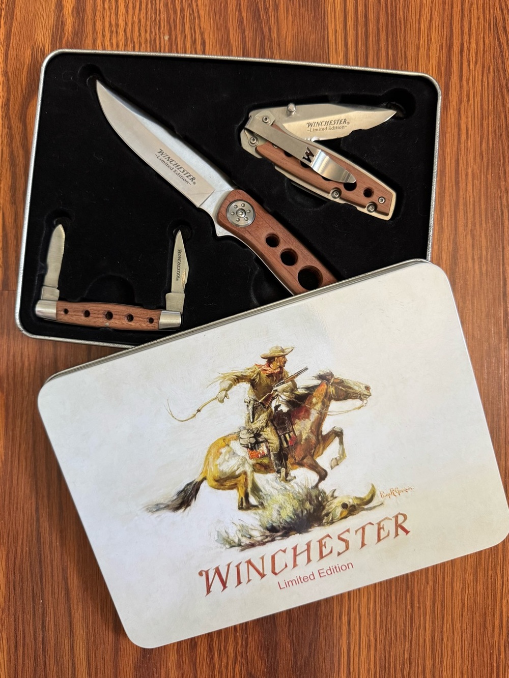 Winchester Limited Edition Men's Brown Wood Handle Knife Set